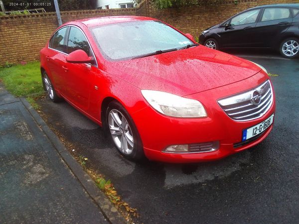 Opel Insignia MPV, Diesel, 2012, Red