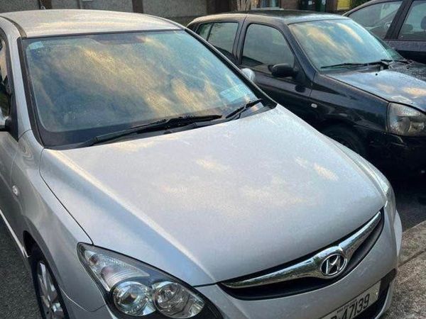 Hyundai i30 Hatchback, Diesel, 2011, Silver
