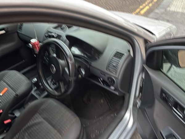 Volkswagen Polo Hatchback, Petrol, 2006, Silver