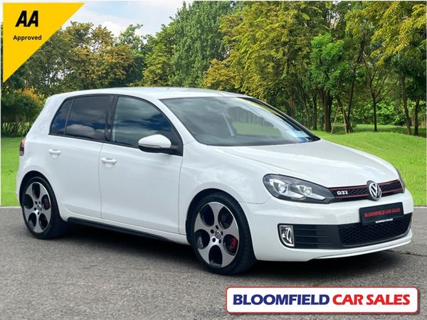 Volkswagen Golf Hatchback, Petrol, 2011, White