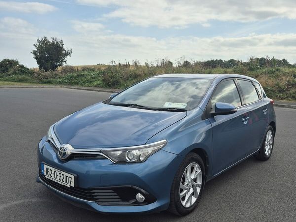 Toyota Auris Hatchback, Petrol Hybrid, 2016, Blue