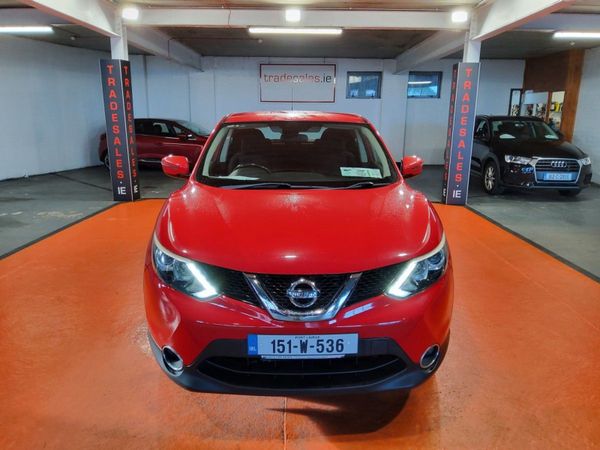 Nissan Qashqai Hatchback, Petrol, 2015, Red