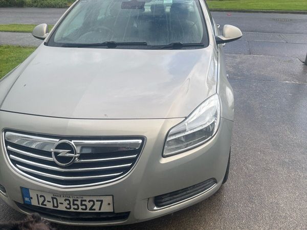 Opel Insignia MPV, Diesel, 2012, Yellow