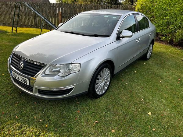 Volkswagen Passat Saloon, Diesel, 2009, Silver