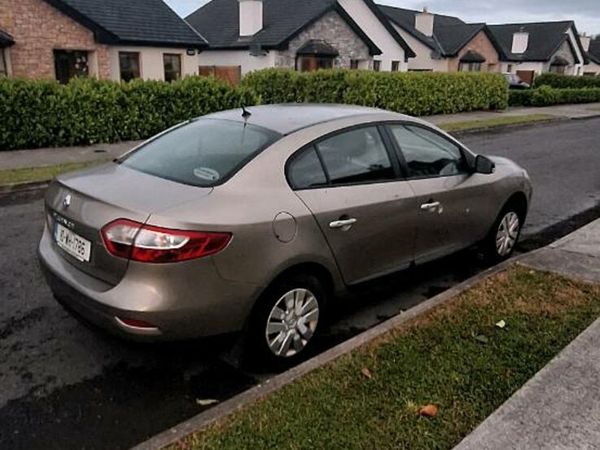 Renault Fluence Saloon, Diesel, 2010, Gold