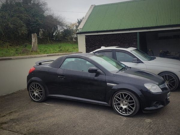 Opel Tigra Convertible, Petrol, 2005, Black