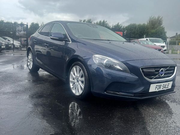 Volvo V40 Hatchback, Petrol, 2015, Blue