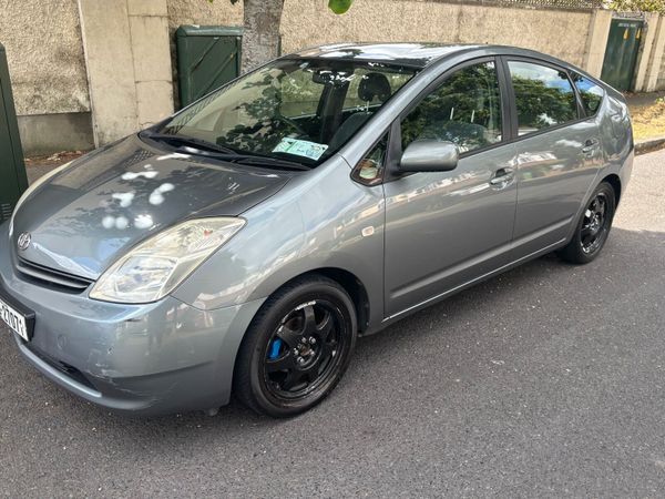 Toyota Prius Hatchback, Petrol Hybrid, 2005, Green