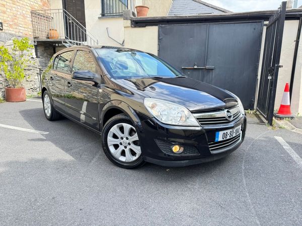 Opel Astra Hatchback, Petrol, 2008, Black