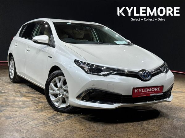 Toyota Auris Hatchback, Petrol Hybrid, 2018, White