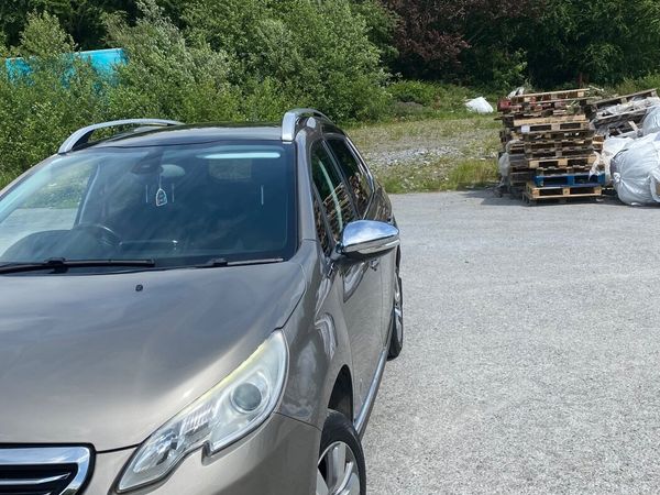 Peugeot 2008 Hatchback, Petrol, 2013, Grey