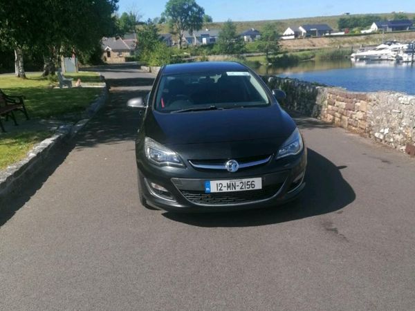 Vauxhall Astra Hatchback, Diesel, 2012, Black