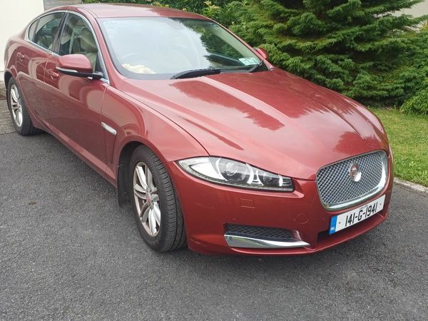 Jaguar XF Saloon, Diesel, 2014, Red