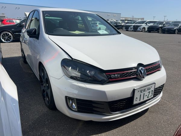 Volkswagen Golf Hatchback, Petrol, 2011, White