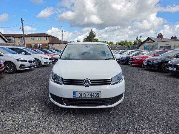 Volkswagen Touran MPV, Petrol, 2013, White