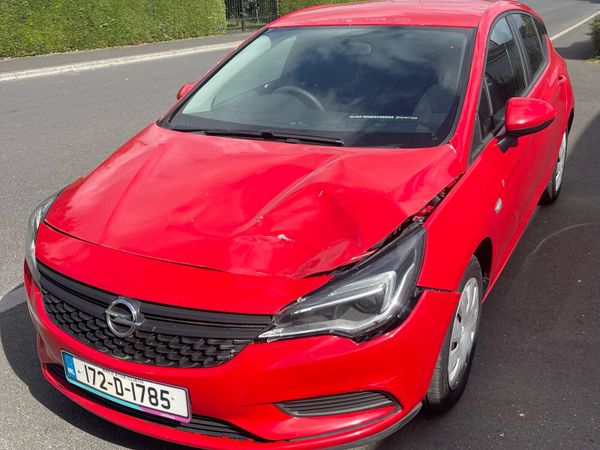 Opel Astra Hatchback, Petrol, 2017, Red