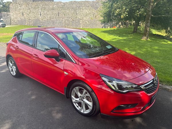 Opel Astra Hatchback, Diesel, 2016, Red