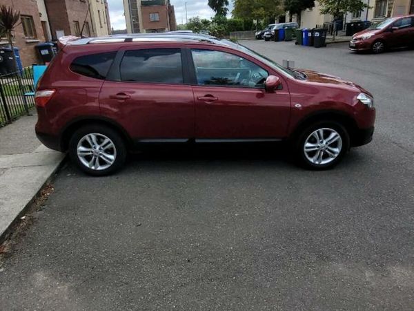 Nissan Qashqai+2 MPV, Diesel, 2011, Red