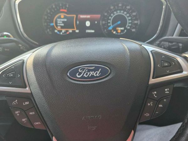 Ford Mondeo Hatchback, Diesel, 2015, Black