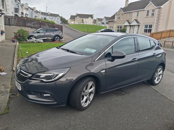 Vauxhall Astra Hatchback, Diesel, 2016, Grey