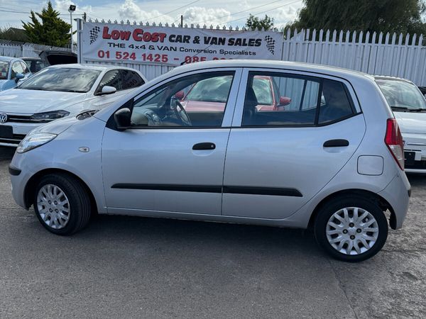 Hyundai i10 Hatchback, Petrol, 2010, Silver