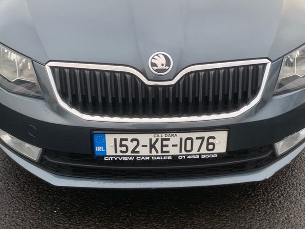Skoda Octavia Saloon, Diesel, 2015, Grey