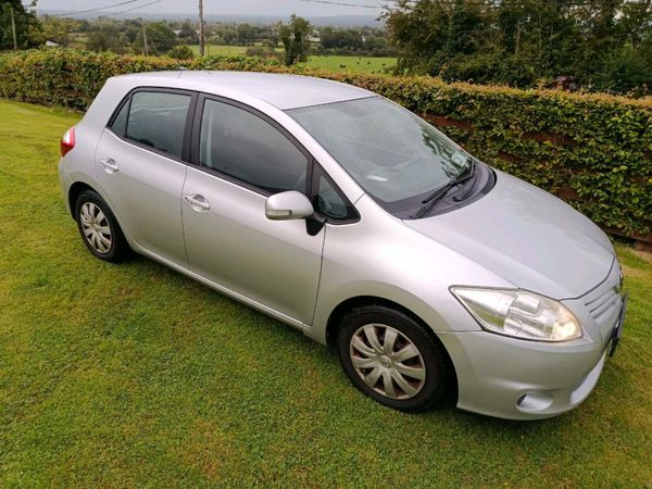 Toyota Auris Hatchback, Diesel, 2011, Silver