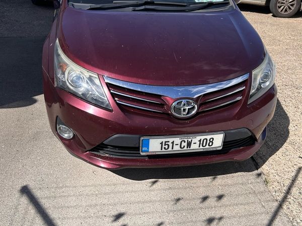 Toyota Avensis Saloon, Diesel, 2015, Red