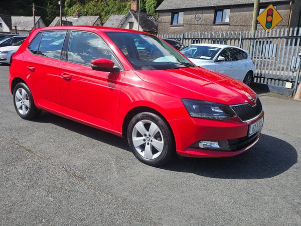 Skoda Fabia Hatchback, Petrol, 2015, Red