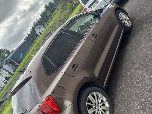 Volkswagen Polo Hatchback, Petrol, 2015, Brown