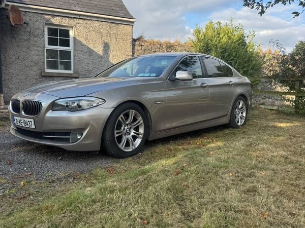 BMW 5-Series Saloon, Diesel, 2010, Gold