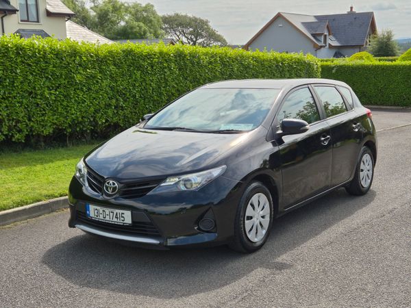 Toyota Auris Hatchback, Diesel, 2013, Black