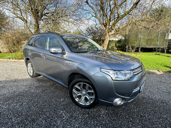 Mitsubishi Outlander SUV, Petrol Plug-in Hybrid, 2015, Grey