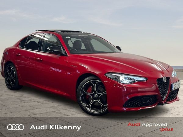Alfa Romeo Giulia Saloon, Petrol, 2023, Red