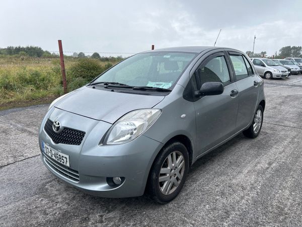 Toyota Yaris Hatchback, Petrol, 2007, Silver