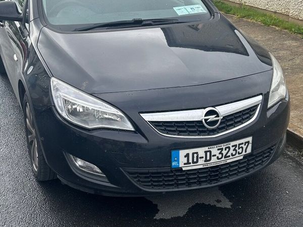 Opel Astra Hatchback, Diesel, 2010, Black