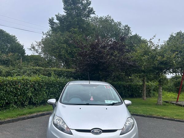 Ford Fiesta Hatchback, Petrol, 2011, Silver