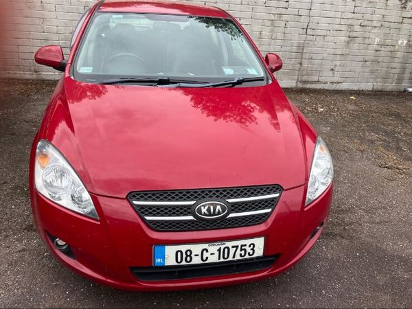 Kia Ceed Hatchback, Petrol, 2008, Red