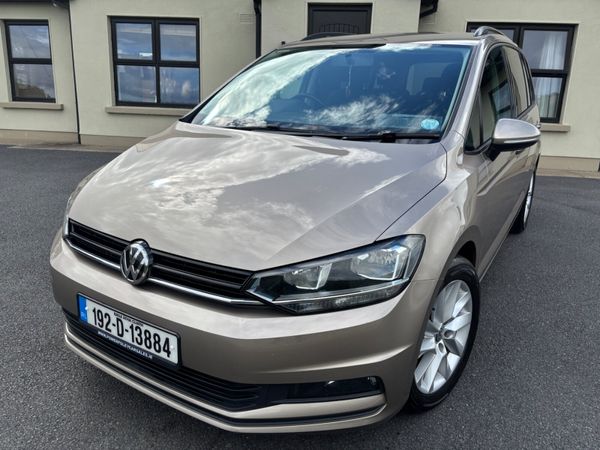 Volkswagen Touran MPV, Diesel, 2019, Gold