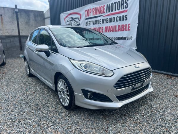 Ford Fiesta Hatchback, Petrol, 2015, Silver