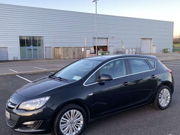 Opel Astra Hatchback, Diesel, 2015, Black