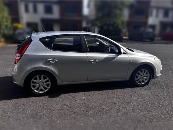 Hyundai i30 Hatchback, Diesel, 2010, Silver
