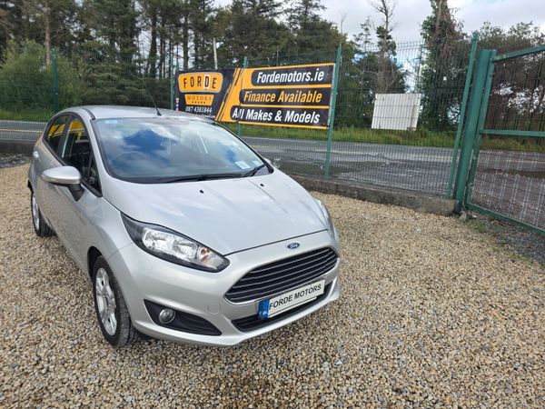 Ford Fiesta Hatchback, Petrol, 2014, Silver