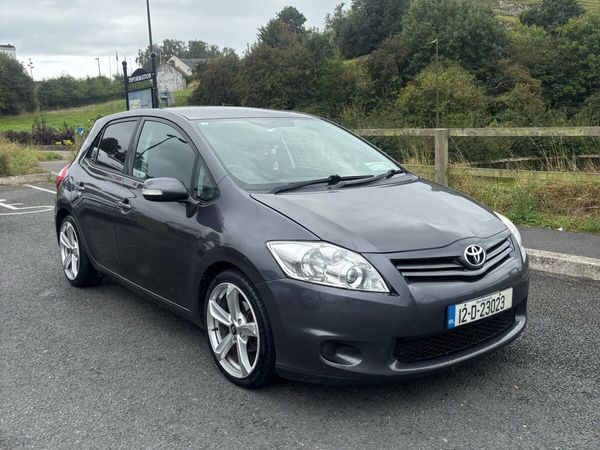 Toyota Auris Hatchback, Diesel, 2012, Grey