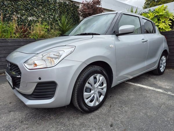 Suzuki Swift Hatchback, Petrol, 2021, Silver
