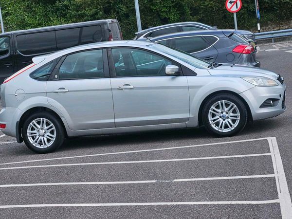 Ford Focus Hatchback, Diesel, 2009, Silver