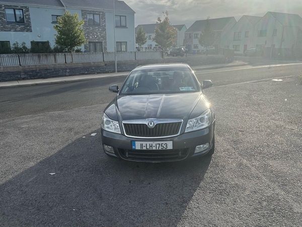 Skoda Octavia Saloon, Diesel, 2011, Grey