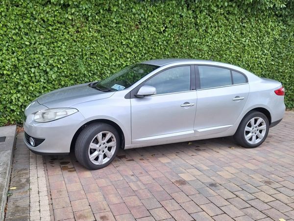 Renault Fluence Saloon, Diesel, 2011, Silver