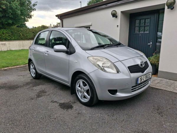 Toyota Yaris Hatchback, Petrol, 2006, Silver