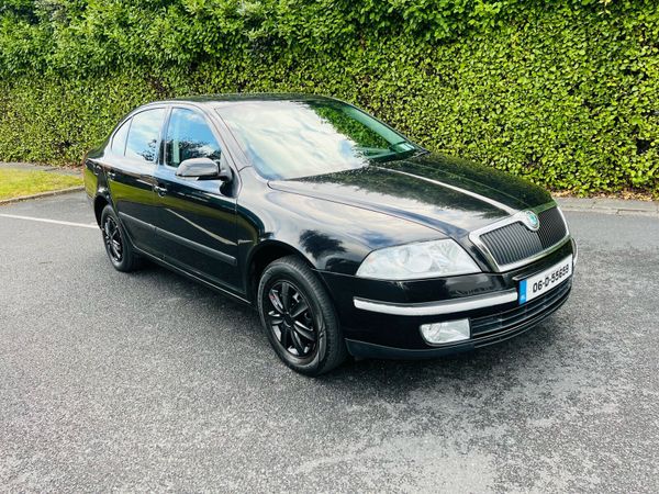 Skoda Octavia Hatchback, Petrol, 2006, Black